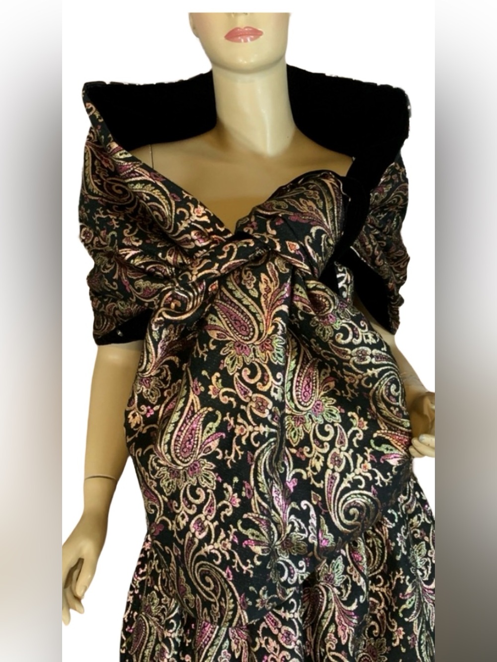 VINTAGE 1980'S VICTOR COSTA PINK, BLACK & GOLD METALLIC PRINT DRESS W/SHAWL (8) - Picture 8 of 15